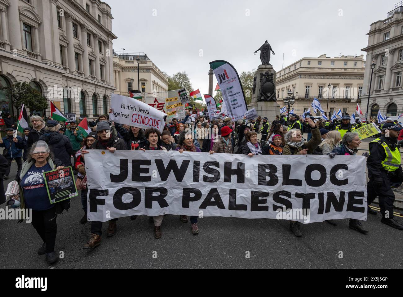 Marcia di protesta del blocco ebraico, centro di Londra, Inghilterra, 27 aprile 2024 Foto Stock