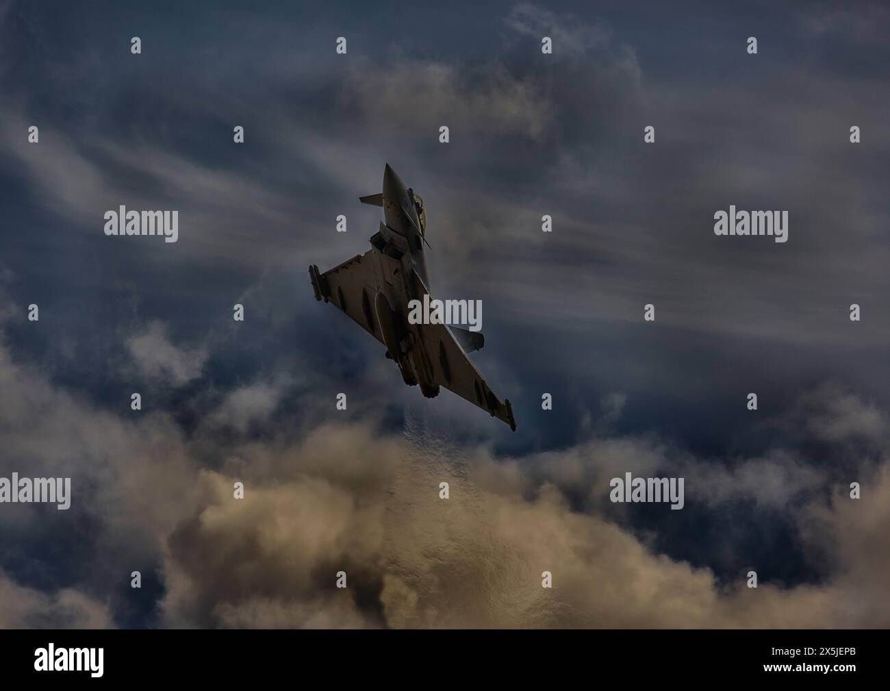 Getti veloci con vapore e nuvole Foto Stock