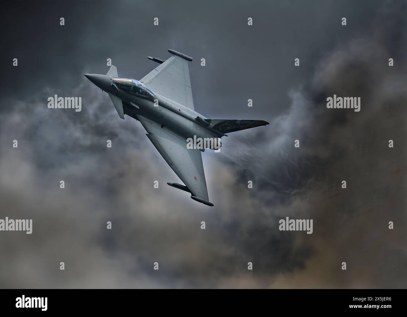 Getti veloci con vapore e nuvole Foto Stock