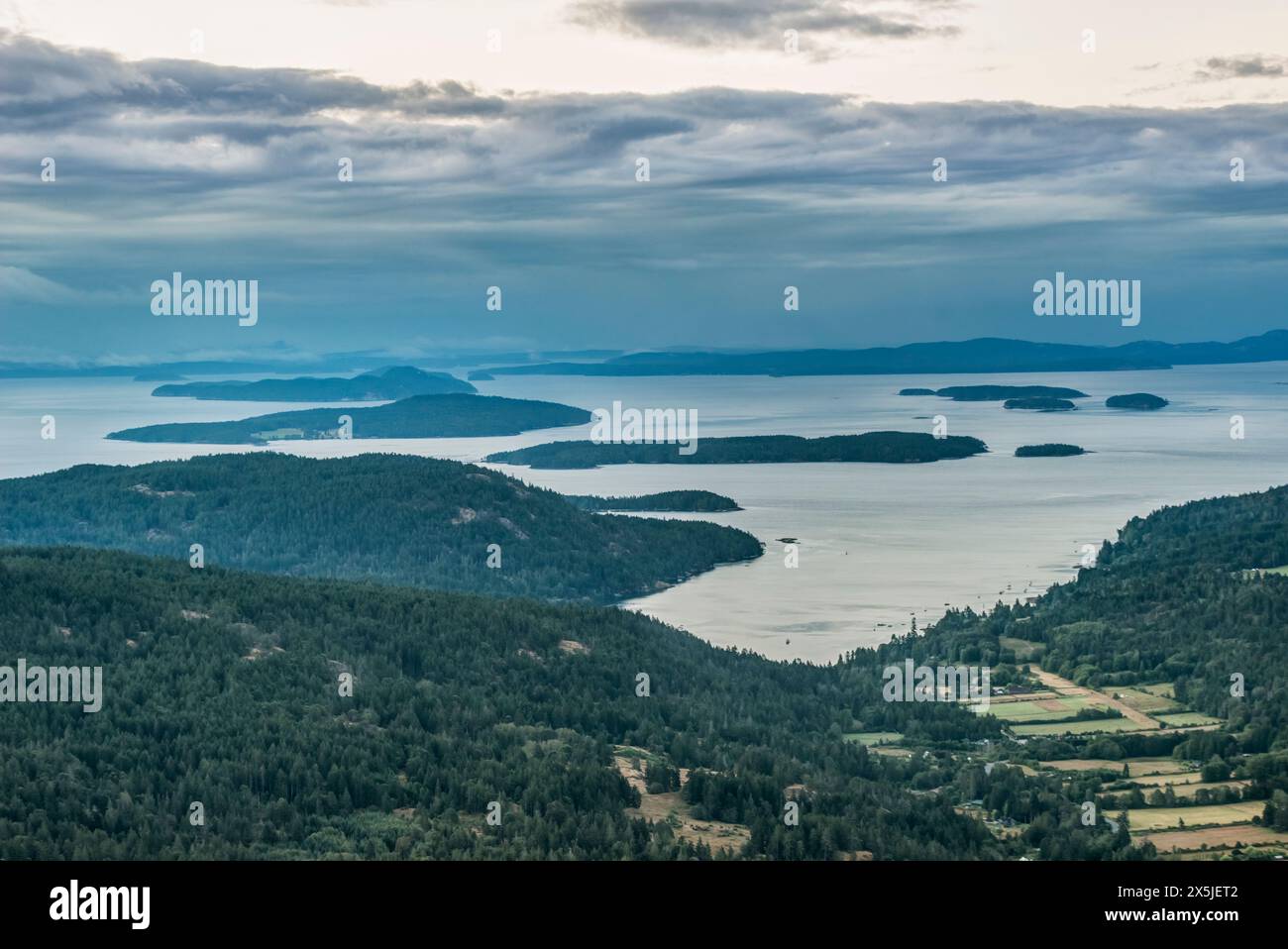 Canada, Columbia Britannica. Salt Spring Island, Gulf Islands all'alba vista dal monte Maxwell Foto Stock