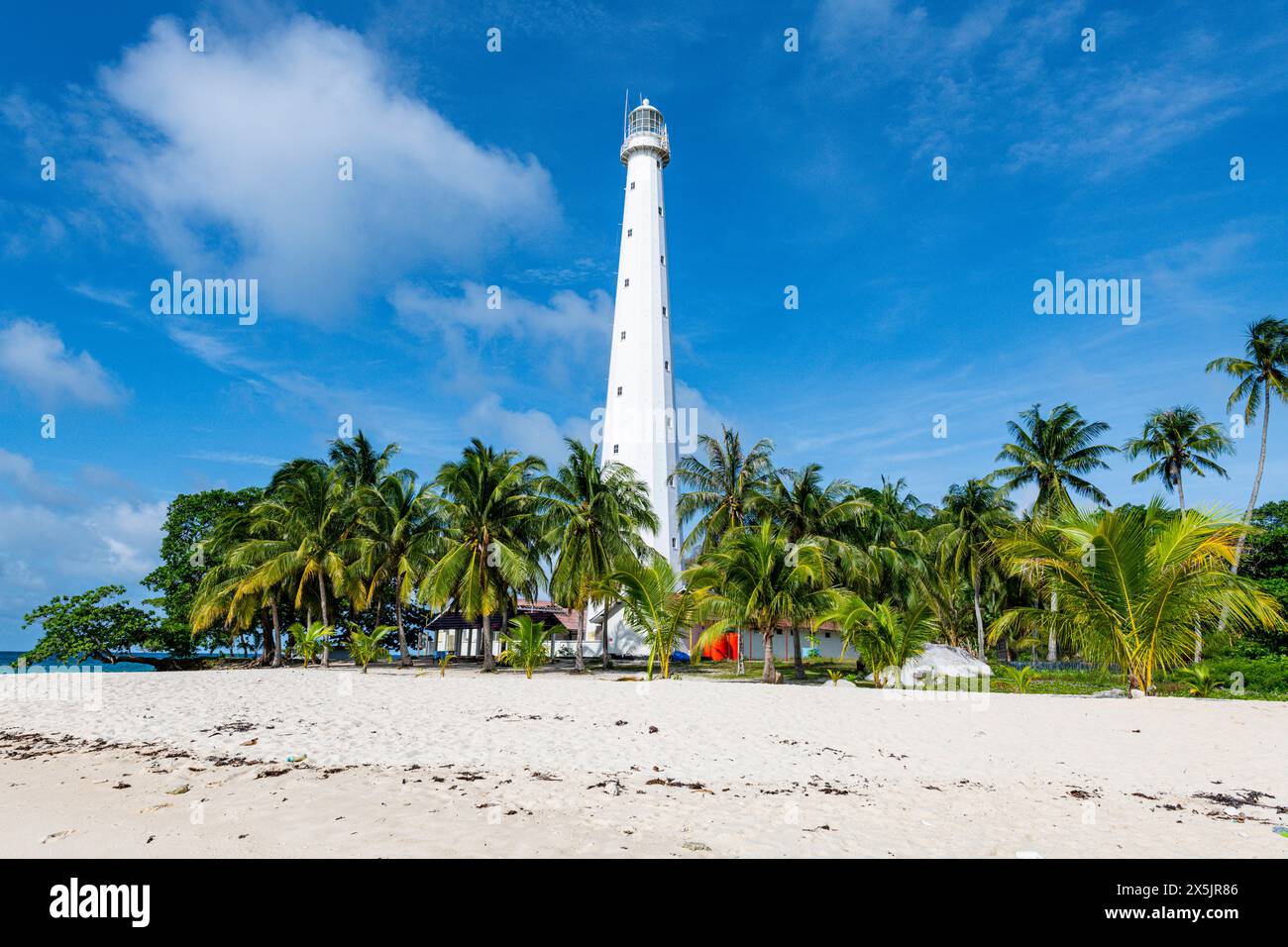 Old Indie Lighthouse, Lengkuas Island, Belitung Island al largo della costa di Sumatra, Indonesia, Sud-est asiatico, Asia Copyright: MichaelxRunkel 1184-10814 Foto Stock