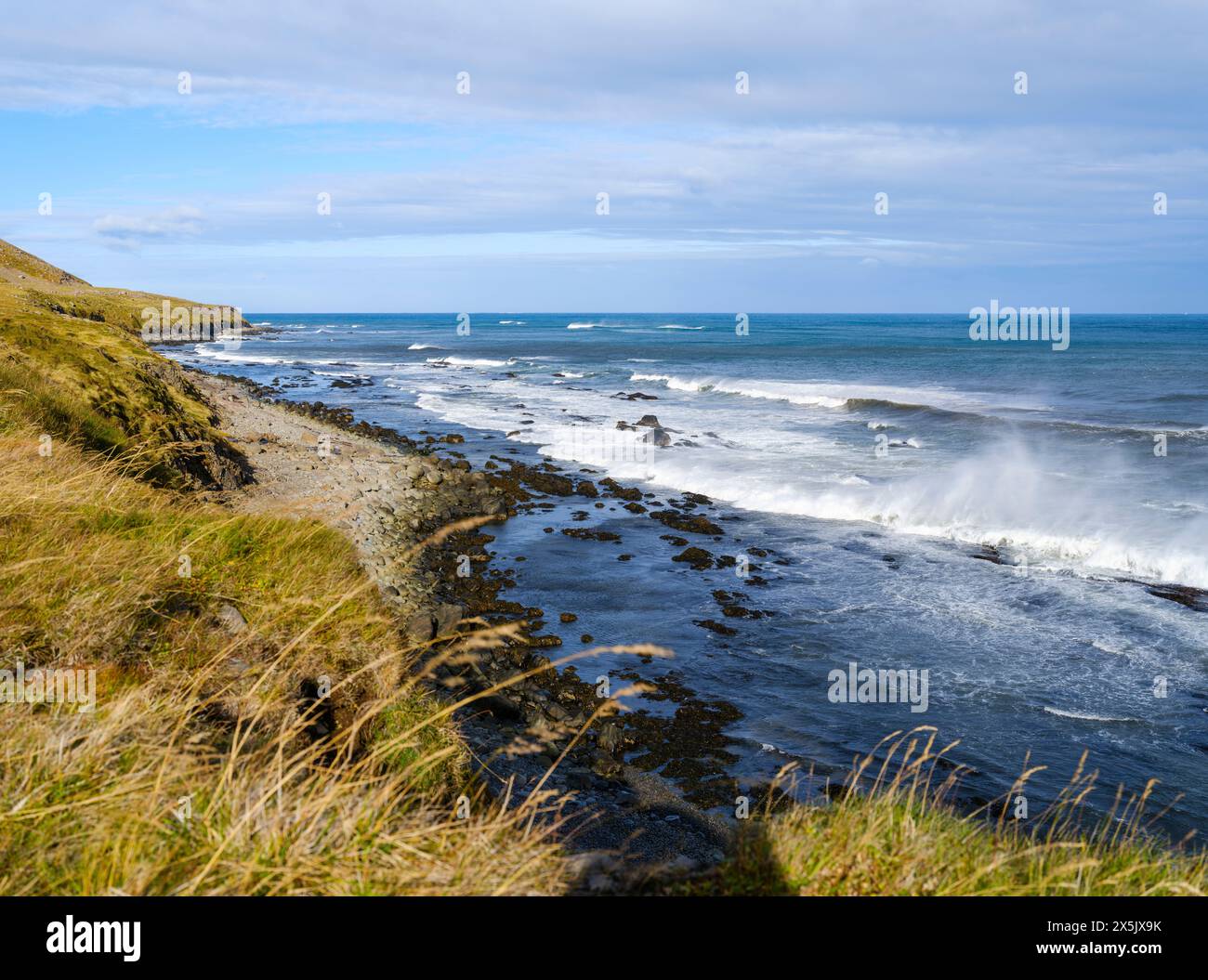 Paesaggio lungo lo Strandvegur. Lo Strandir nei Westfjords (Vestfirdir) in Islanda durante l'autunno. Foto Stock