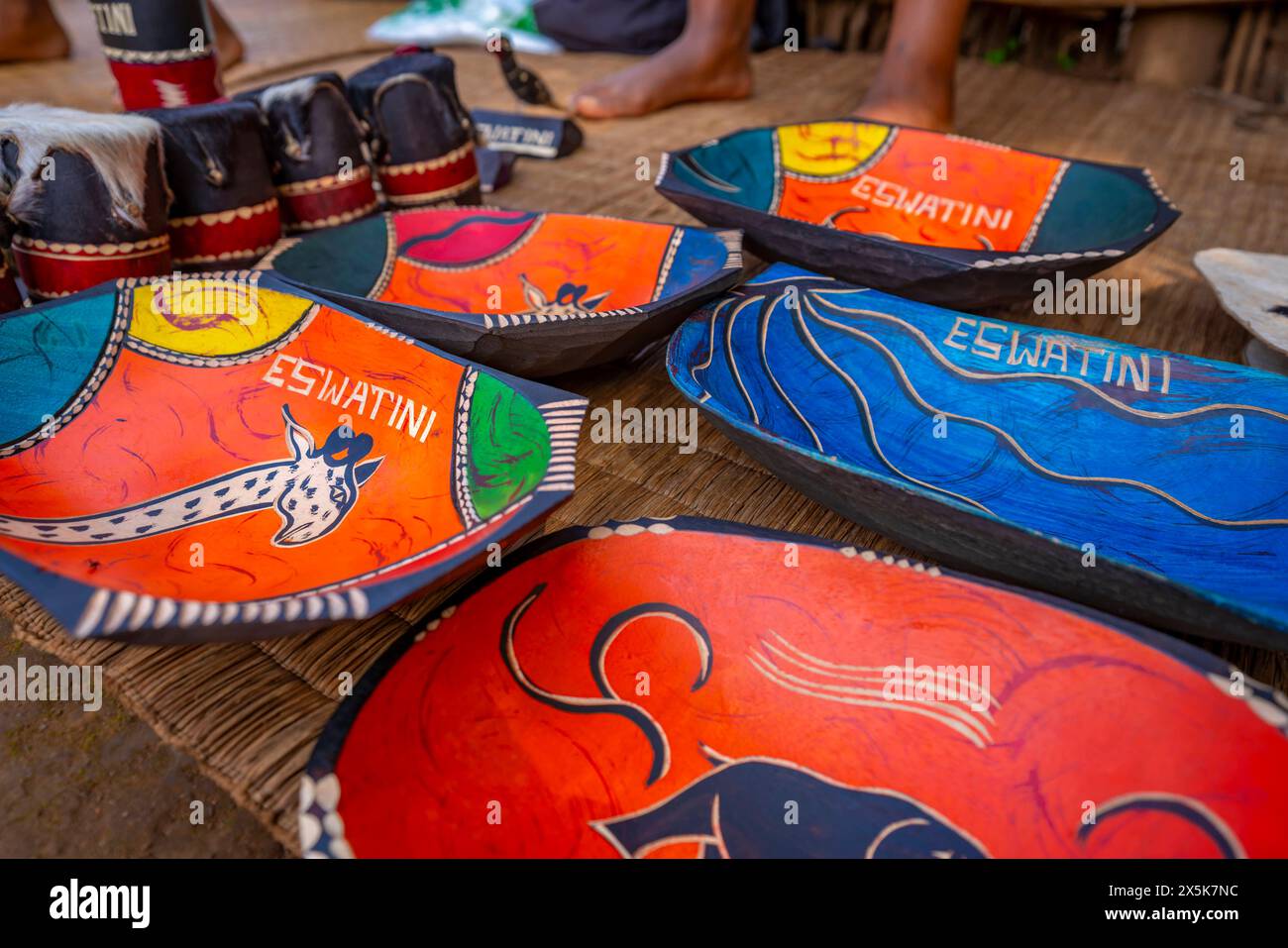 Vista di souvenir artigianali nel villaggio culturale di Mantenga, un tradizionale insediamento Eswatini, Malkerns, Eswatini, Africa Copyright: FrankxFell 844-33 Foto Stock