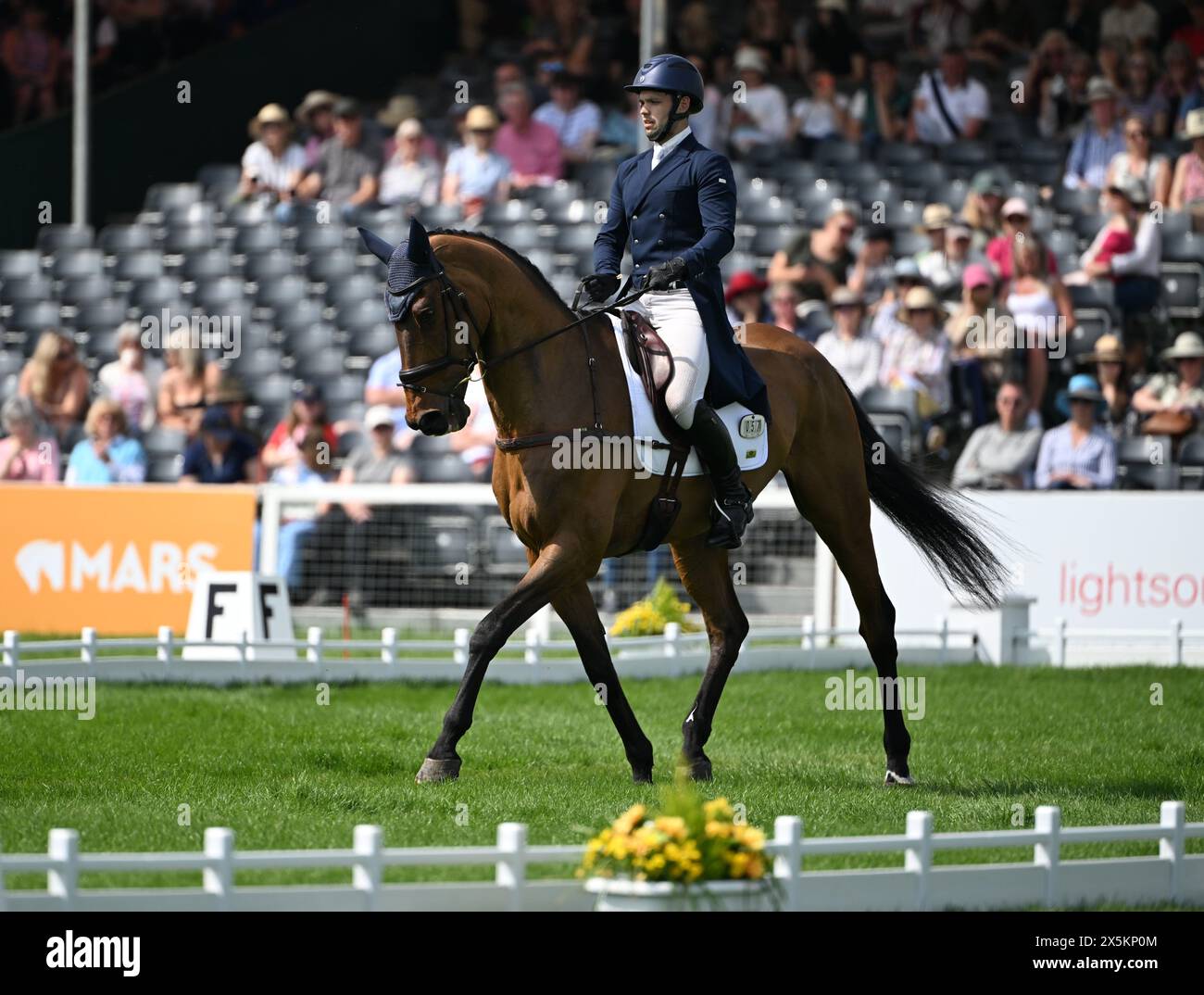 Badminton Estate, Gloucestershire, Regno Unito. 10 maggio 2024. 2024 MARS Badminton Horse Trials giorno 3; Harry Mutch (GBR) in sella a HDBRONZE durante il Dressage il giorno 3 credito: Action Plus Sports/Alamy Live News Foto Stock