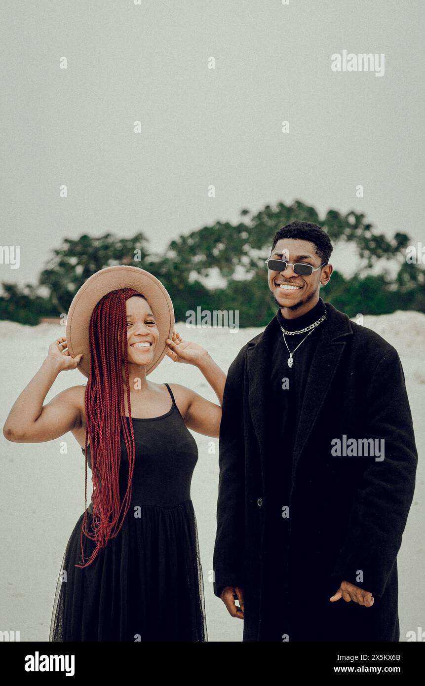 Nigeria, stato del Delta, Ritratto di coppia elegante all'aperto Foto Stock