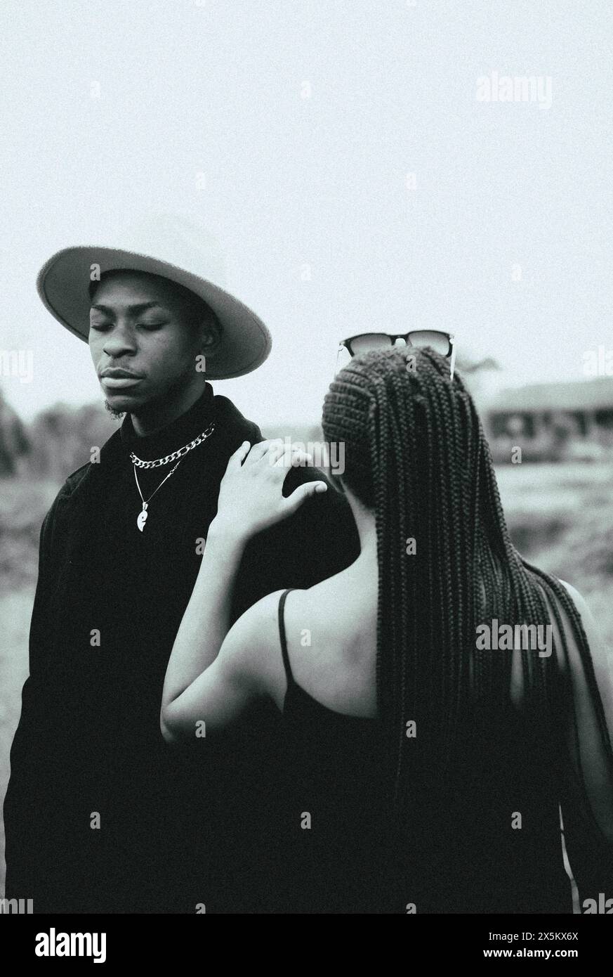 Nigeria, stato del Delta, Ritratto di coppia elegante all'aperto Foto Stock