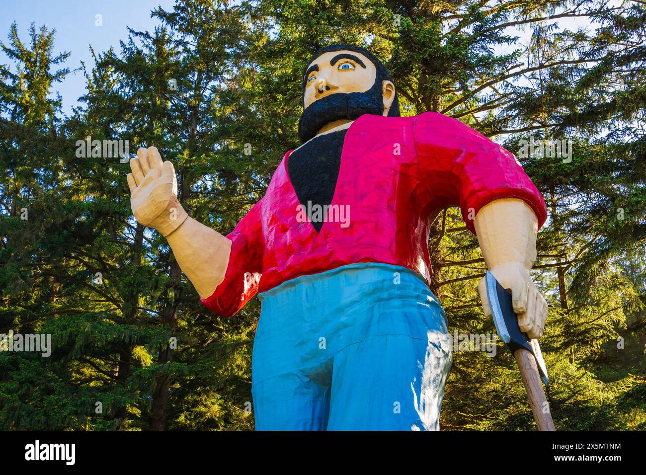Statua di Paul Bunyan presso l'attrazione Trees of Mystery, Klamath, California, Stati Uniti. (Solo per uso editoriale) Foto Stock