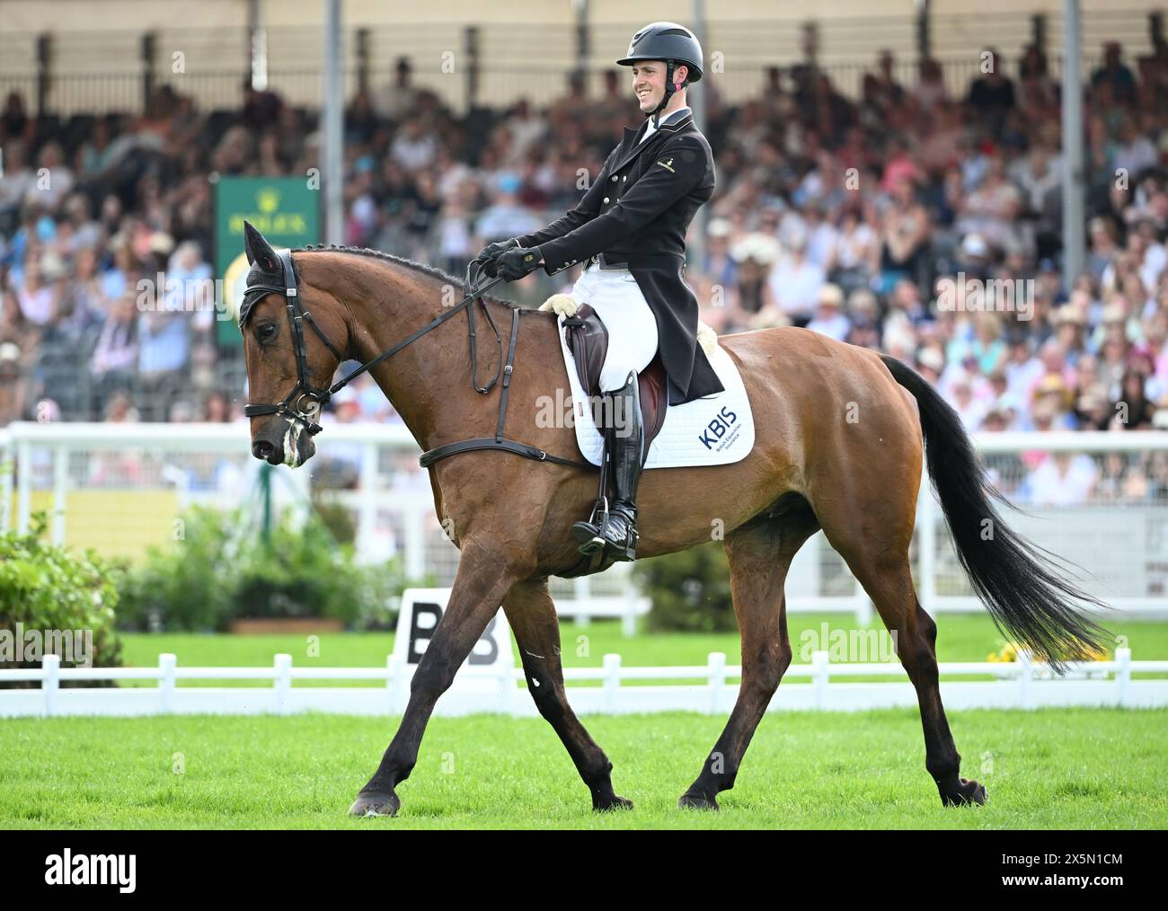 Badminton Estate, Gloucestershire, Regno Unito. 10 maggio 2024. 2024 MARS Badminton Horse Trials 3° giorno; Tom Rowland (GBR) in sella a KND STEEL PULSE durante il Dressage il 3° giorno credito: Action Plus Sports/Alamy Live News Foto Stock