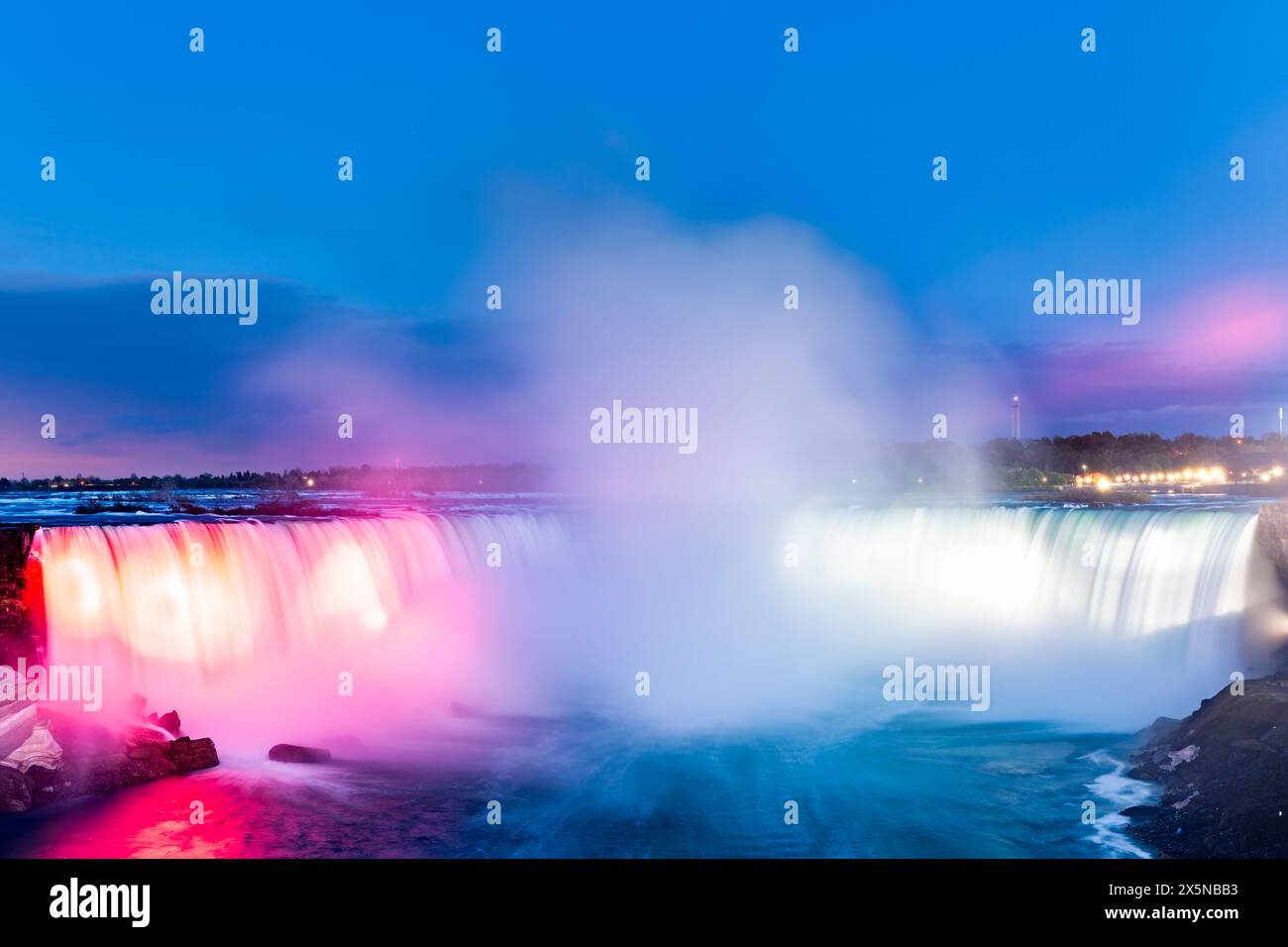 Cascate del Niagara al crepuscolo Foto Stock