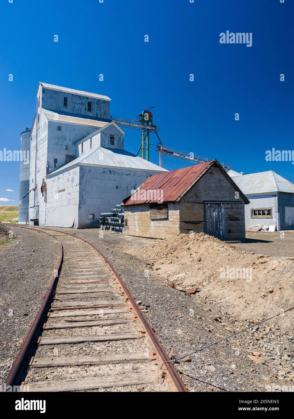 Stati Uniti, Washington state, Palouse. Abbandonato General Mills Train Depot nel paese di Palouse di Washington orientale. Foto Stock