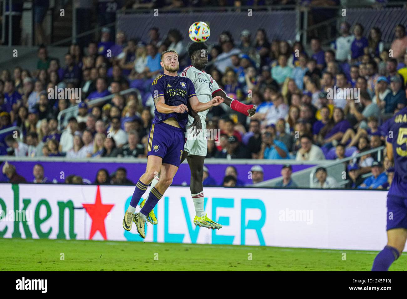 Orlando, Florida, Stati Uniti, 27 aprile 2024, il giocatore del Toronto FC Nickseon Gomis #15 vince il titolo all'Inter&Co Stadium. (Foto: Marty Jean-Louis) all'indirizzo Foto Stock