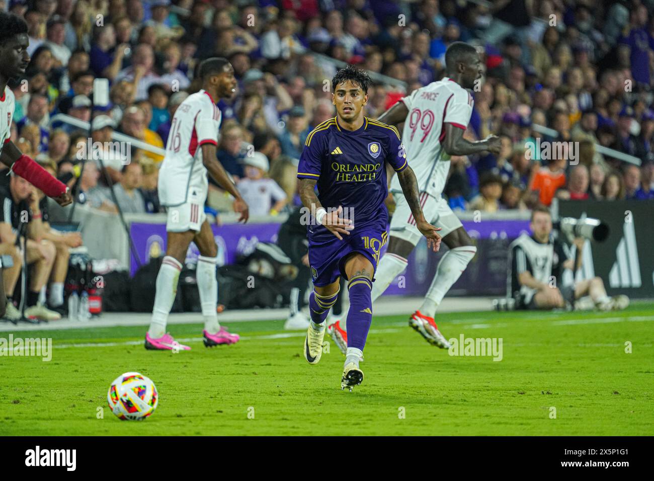 Orlando, Florida, Stati Uniti, 27 aprile 2024, Facundo Torres, giocatore del SC di Orlando, numero 10 all'Inter&Co Stadium. (Credito fotografico: Marty Jean-Louis) Foto Stock