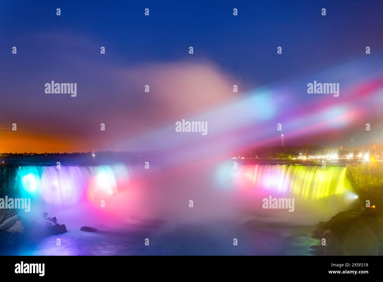 Cascate del Niagara al crepuscolo Foto Stock