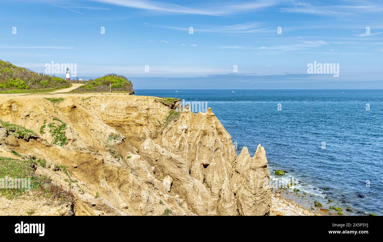 bluff, eroe del campo, con il faro di montauk sullo sfondo Foto Stock