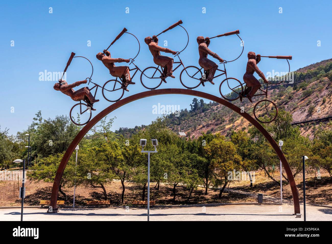 Una scultura nel Parco del Bicentenario, Santiago, Cile. Foto Stock
