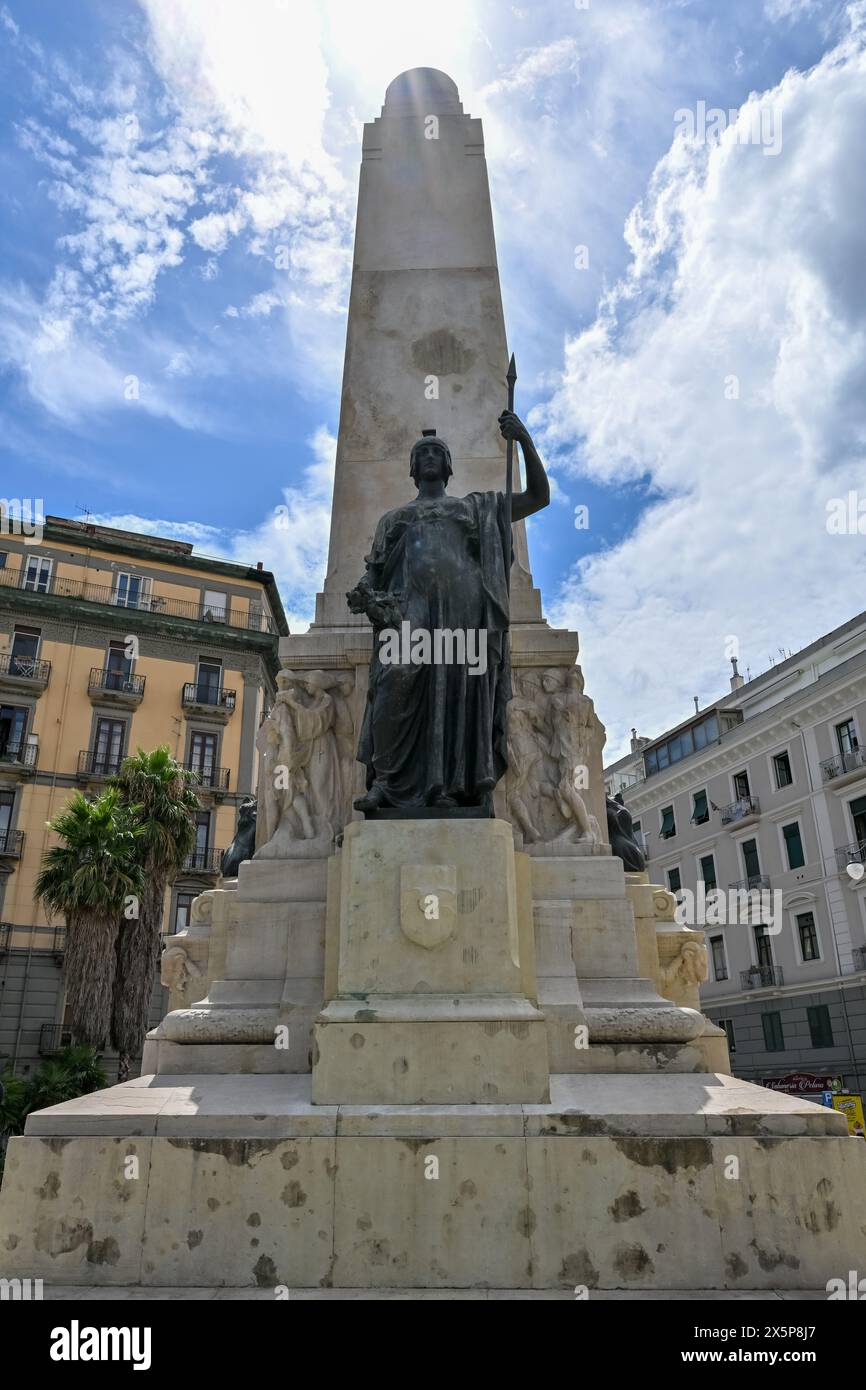 Salerno, Italia - 5 agosto 2023: Memoriale di guerra in memoria della grande via a Salerno, Italia. Foto Stock