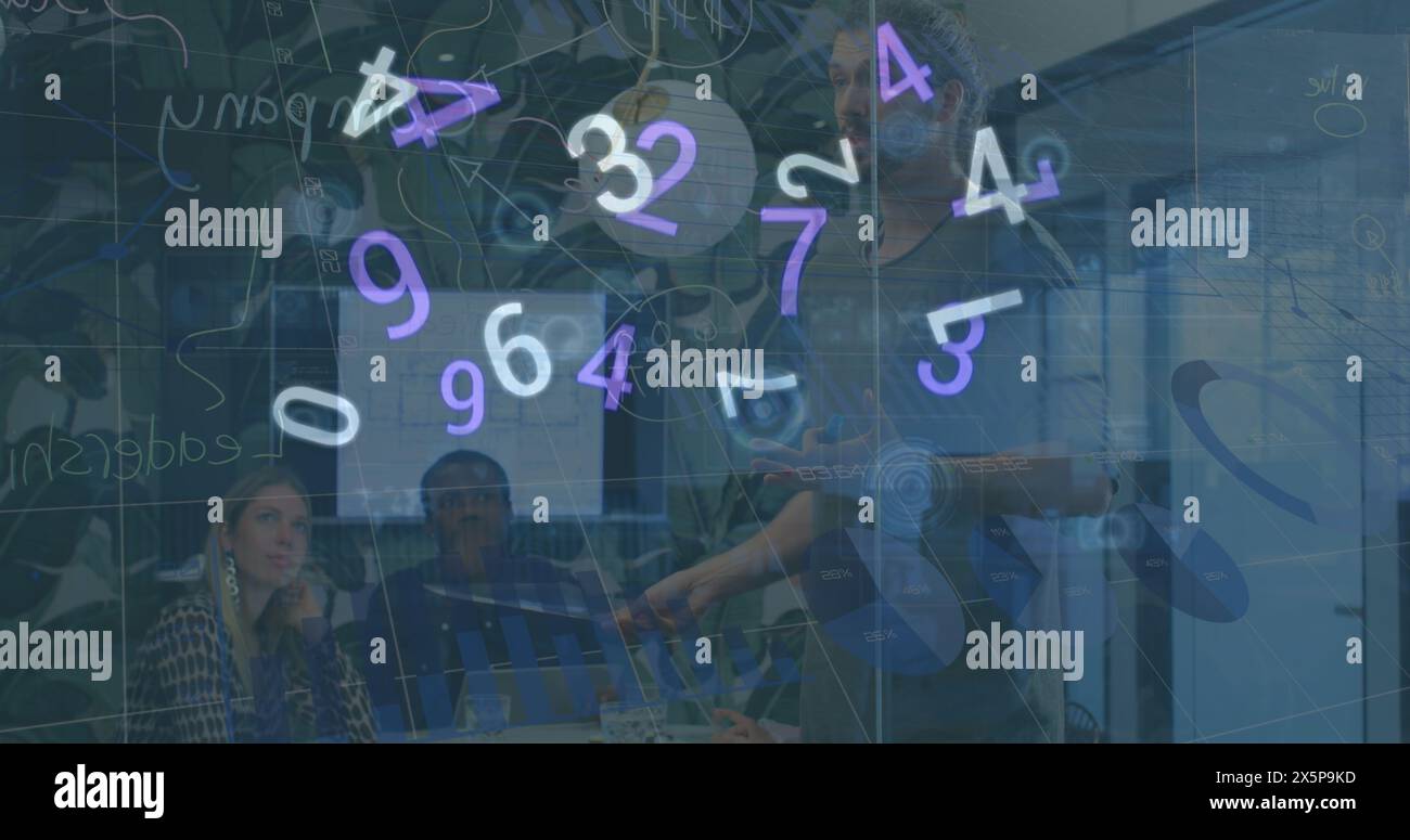 Immagine di numeri fluttuanti su diversi uomini d'affari durante la presentazione Foto Stock