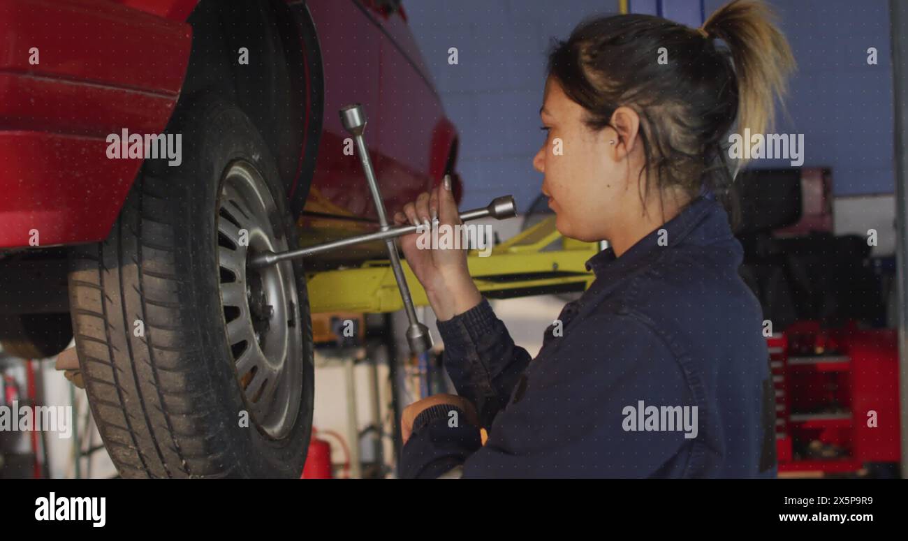 Immagine di forme su un'auto birazziale femminile che raccoglie auto Foto Stock