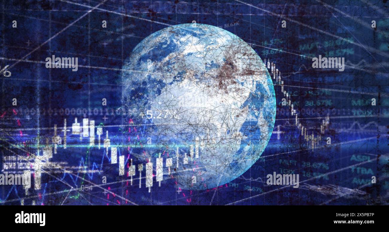 Immagine dell'elaborazione dei dati finanziari, della codifica binaria e del globo su schermo digitale Foto Stock
