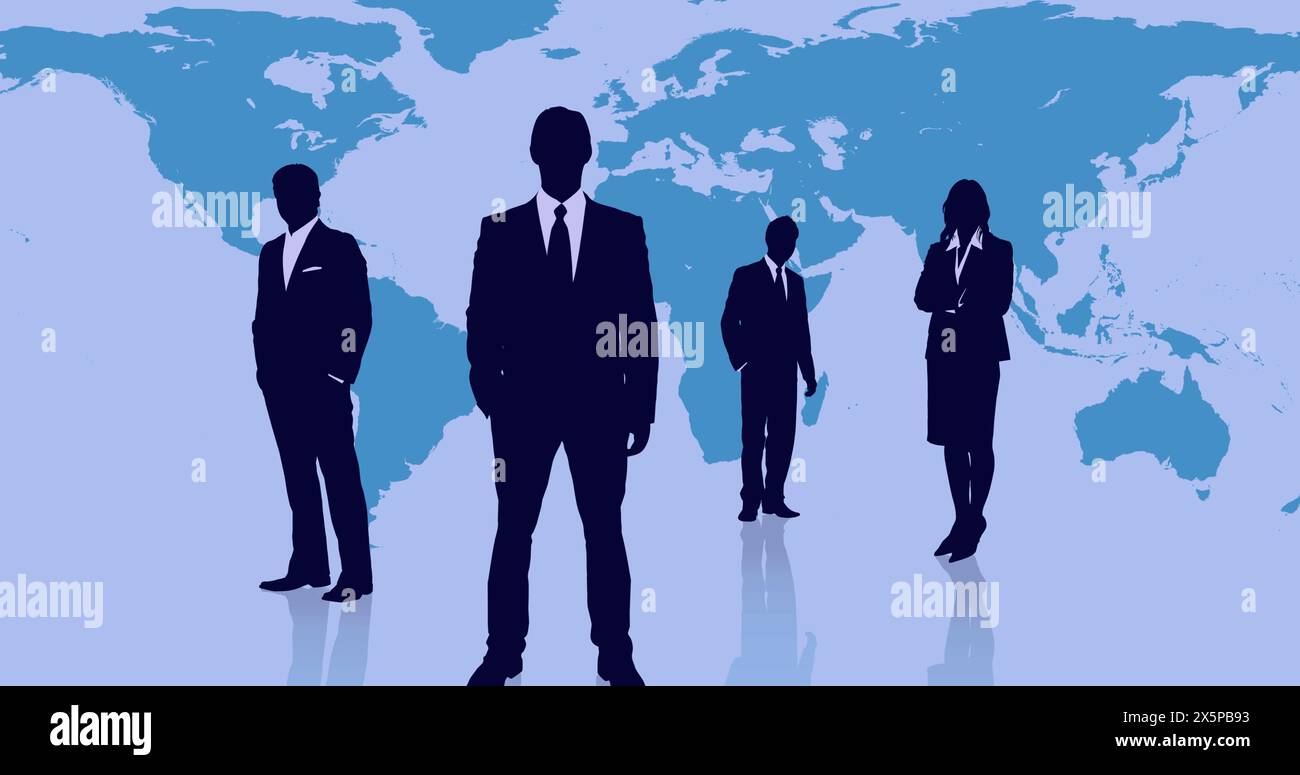 Quattro professionisti in tute davanti alla mappa del mondo Foto Stock