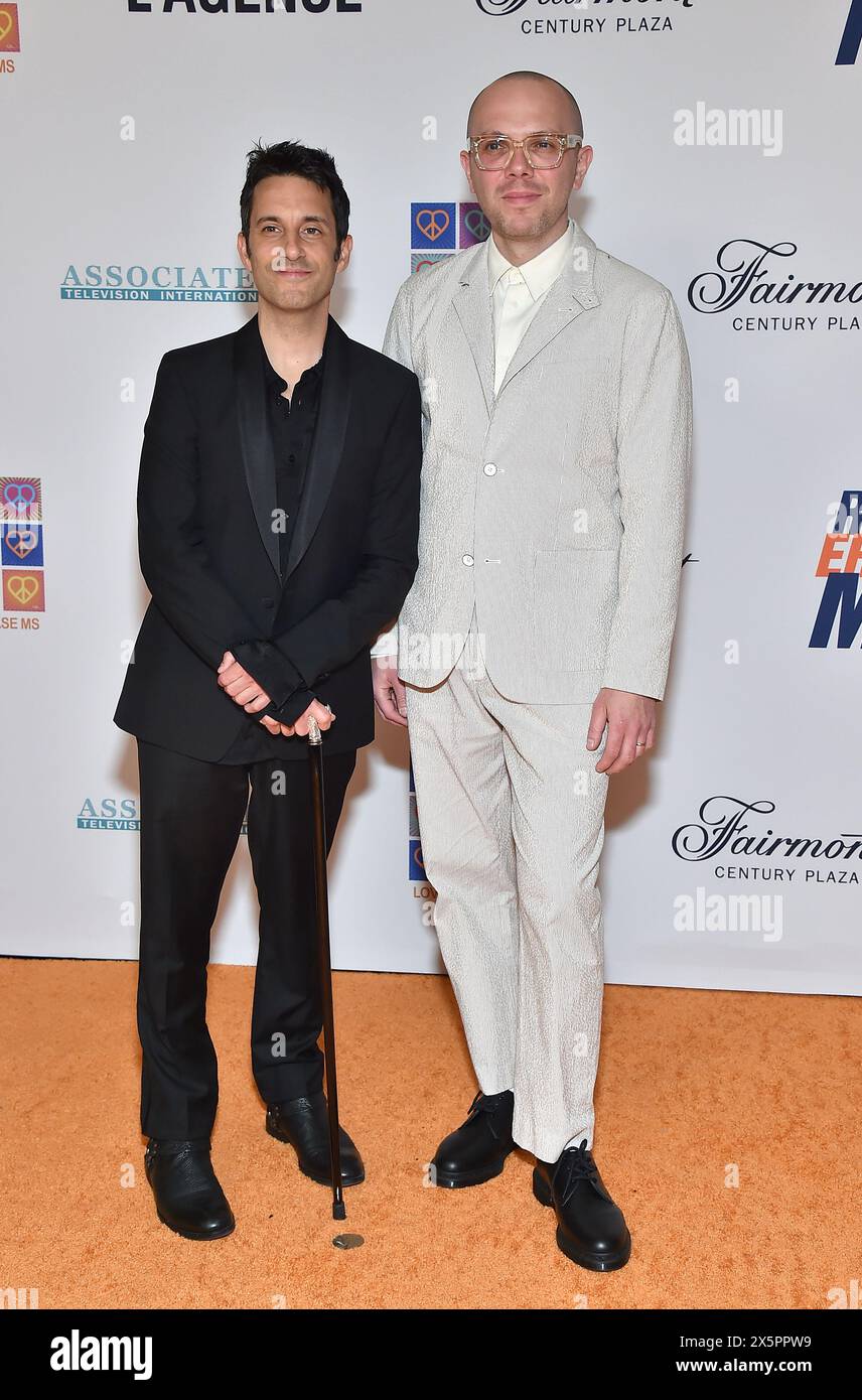 Century City, Stati Uniti. 10 maggio 2024. Ian Axel e Chad King from A Great Big World arrivano alla 31a corsa annuale di gala per cancellare MS tenutasi presso il Fairmont Century Plaza il 10 maggio 2024 a Century City, CA. © Lisa OConnor/AFF-USA.com crediti: AFF/Alamy Live News Foto Stock