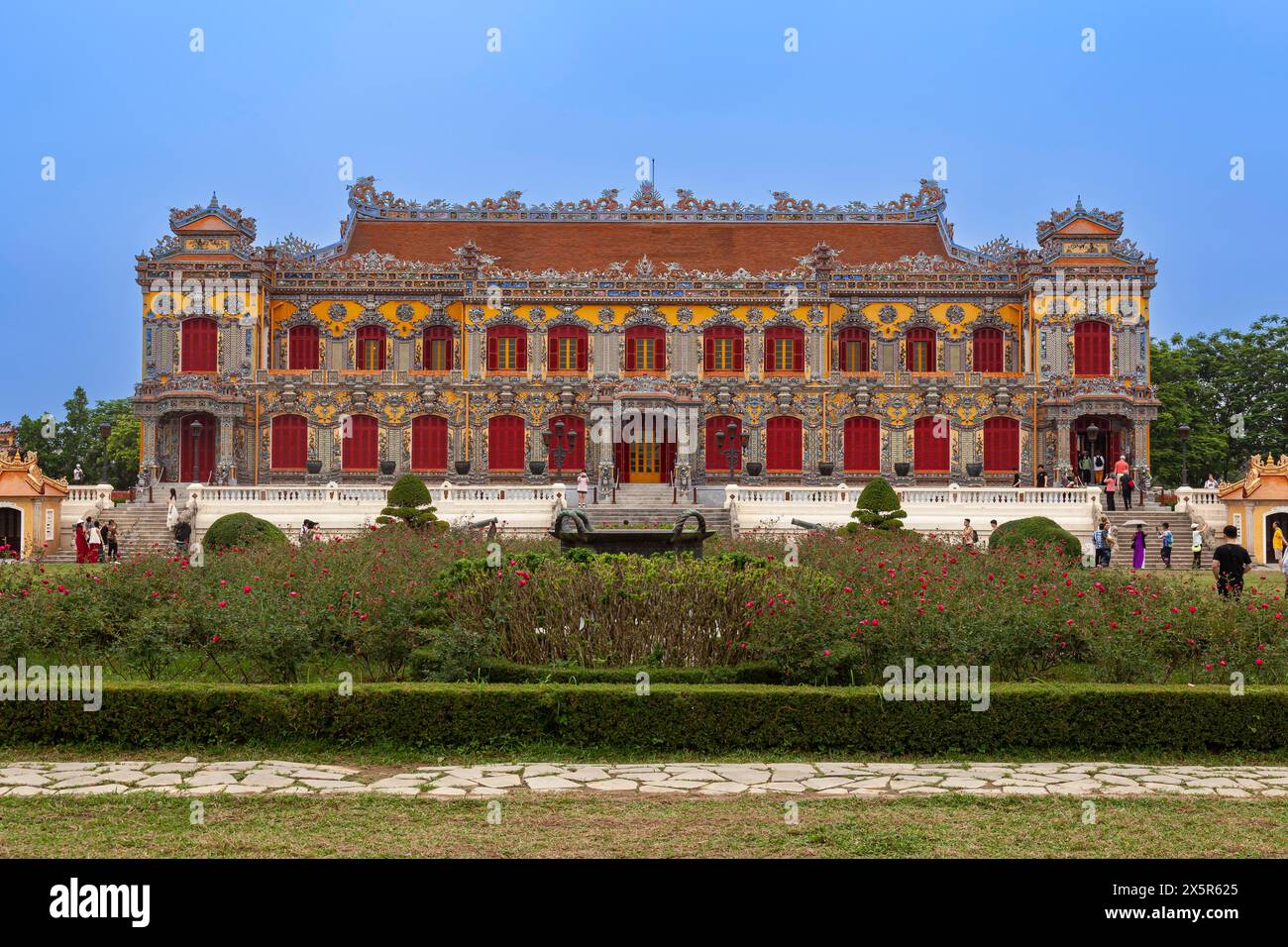 Palazzo Kien Trung, il vecchio palazzo imperiale, complesso reliquiario della cittadella di Hue, Hue, Vietnam, Vietnam Foto Stock