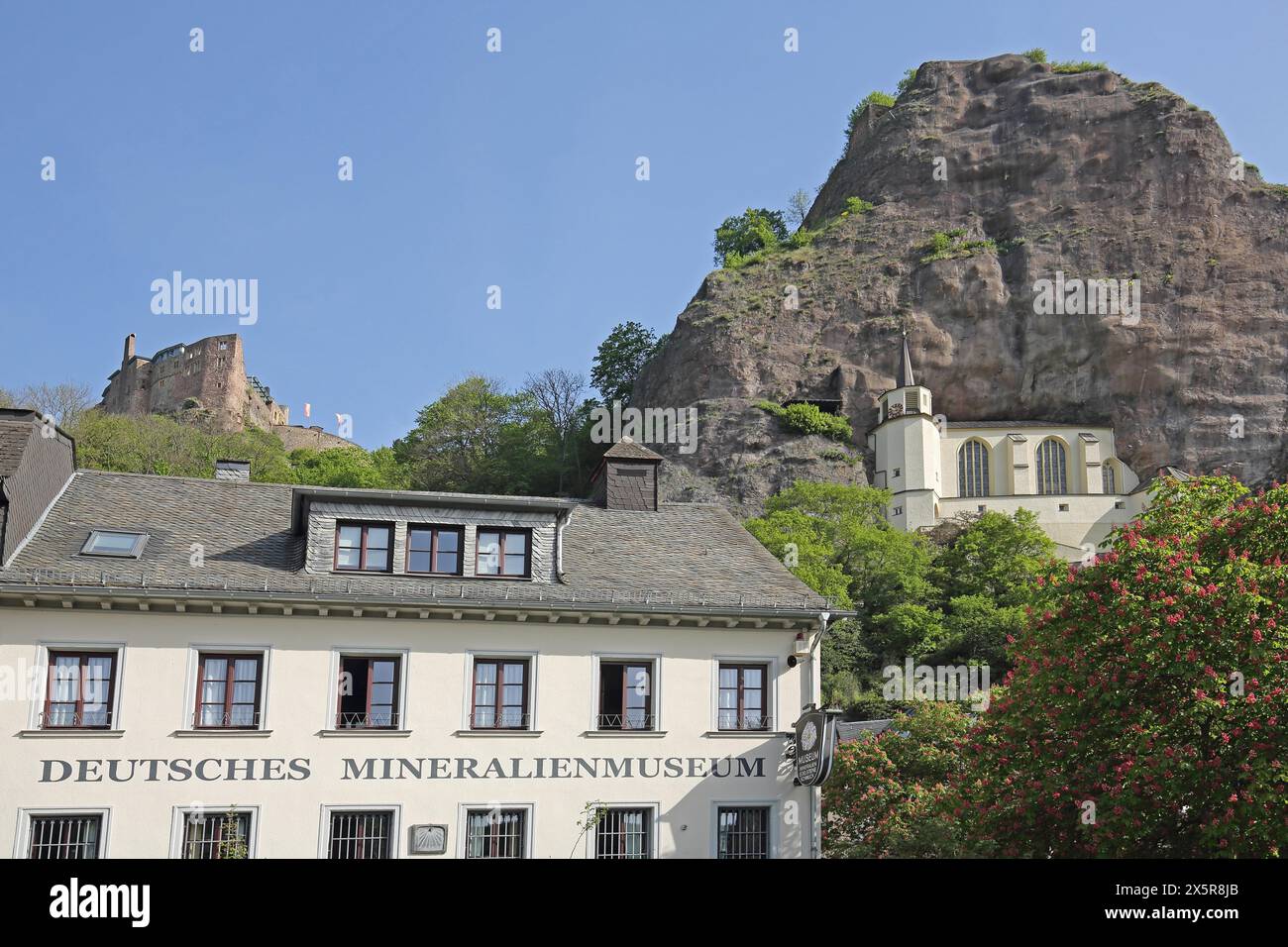 Museo minerario tedesco, castello di Oberstein e chiesa rupestre costruita nel 1484, edificio, monumento, roccia, scogliera, montagna, iscrizione, Idar-Oberstein Foto Stock