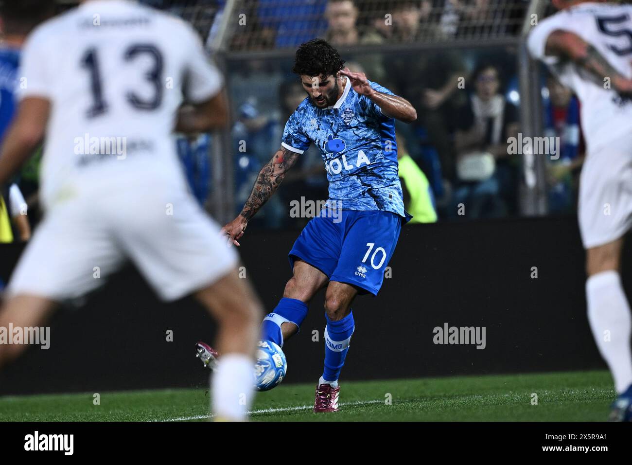 Patrick Cutrone (Como) durante la partita di serie B tra Como 1-1 Cosenza allo Stadio Giuseppe Sinigaglia il 10 maggio 2024 a Como. Crediti: Maurizio Borsari/AFLO/Alamy Live News Foto Stock