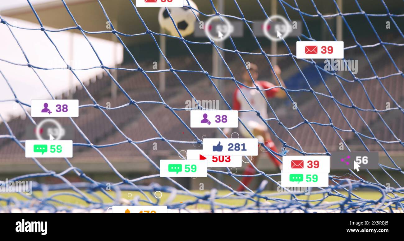 Immagine di più barre di notifica su un giocatore di calcio caucasico che colpisce la palla nel post della porta Foto Stock