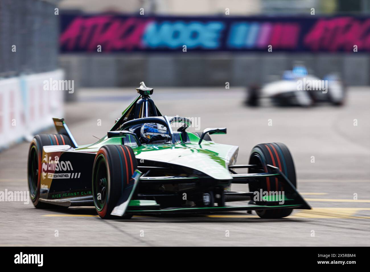 Berlino, Germania. 11 maggio 2024. 16 ERIKSSON Joel (swe), Envision Racing, Jaguar i-Type 6, azione durante l'ePrix di Berlino 2024, 7° incontro del Campionato Mondiale ABB FIA di Formula e 2023-24, sul circuito di Tempelhof Airport Street dal 10 al 12 maggio 2024 a Berlino, Germania Credit: Independent Photo Agency/Alamy Live News Foto Stock