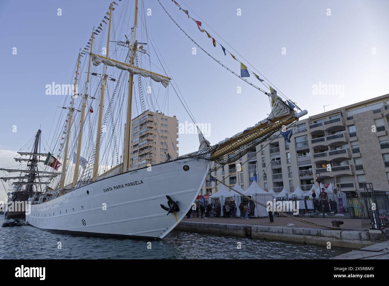 Sete, Francia. 28 marzo 2024. La Santa Maria Manuela, una goletta, frequenta l'Escale à Sete, il luogo d'incontro per le navi a Sete, in Francia Foto Stock