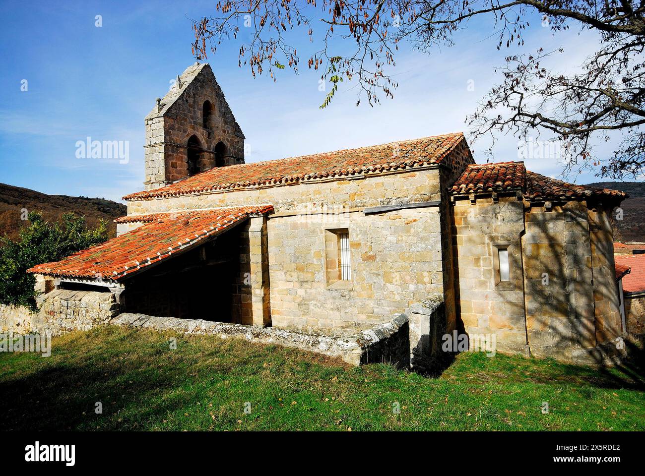 Chiesa di San Andres de Valdelomar, Cantabria, Spagna Foto Stock