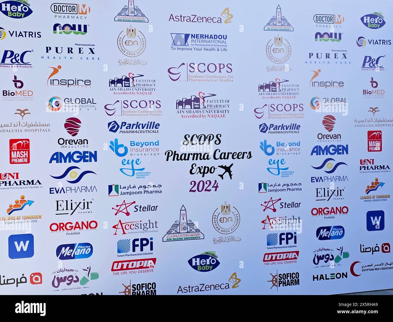 Cairo, Egitto, 21 aprile 2024: SCOPS Pharma Careers expo 2024, infinite opportunità, esplorare diversi percorsi di carriera, tirocini, percorsi educativi in Foto Stock