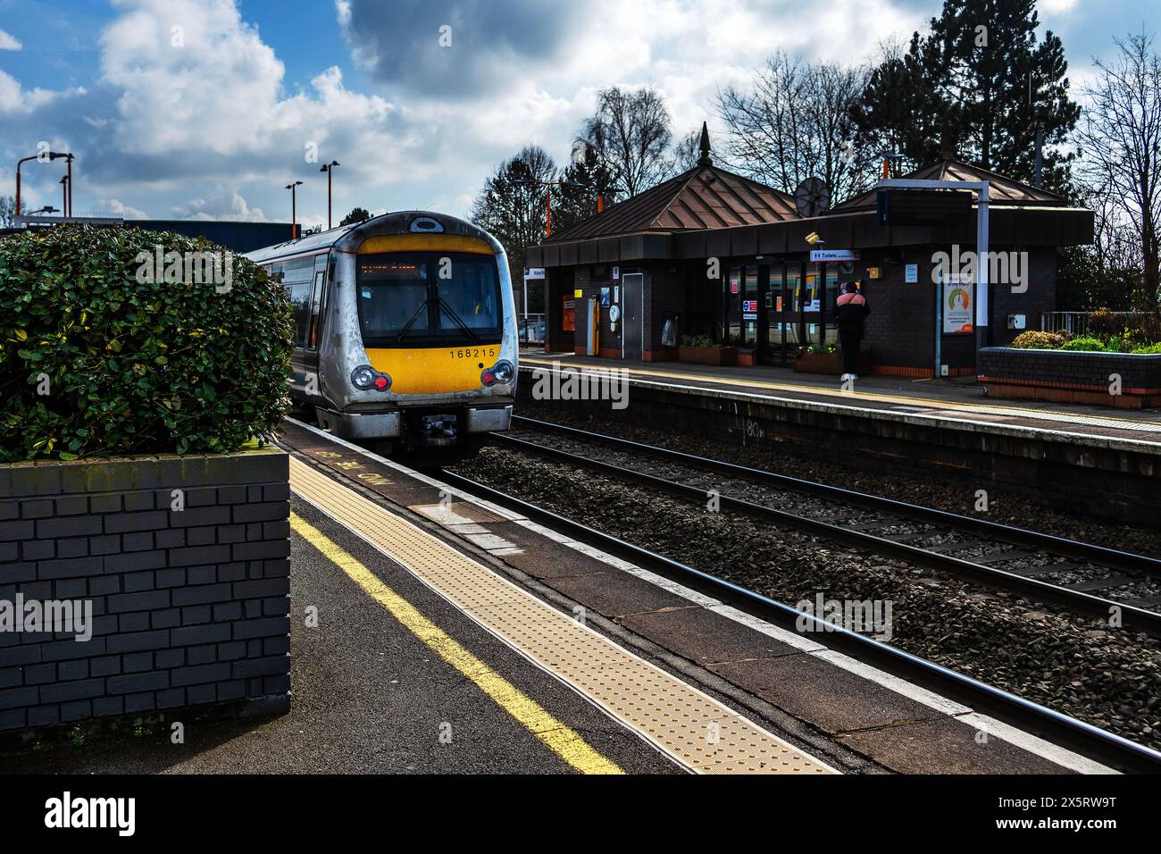 British Rail Network Rail Diesel trian per pendolari passeggeri Solihull West Midlands Inghilterra Regno Unito Foto Stock