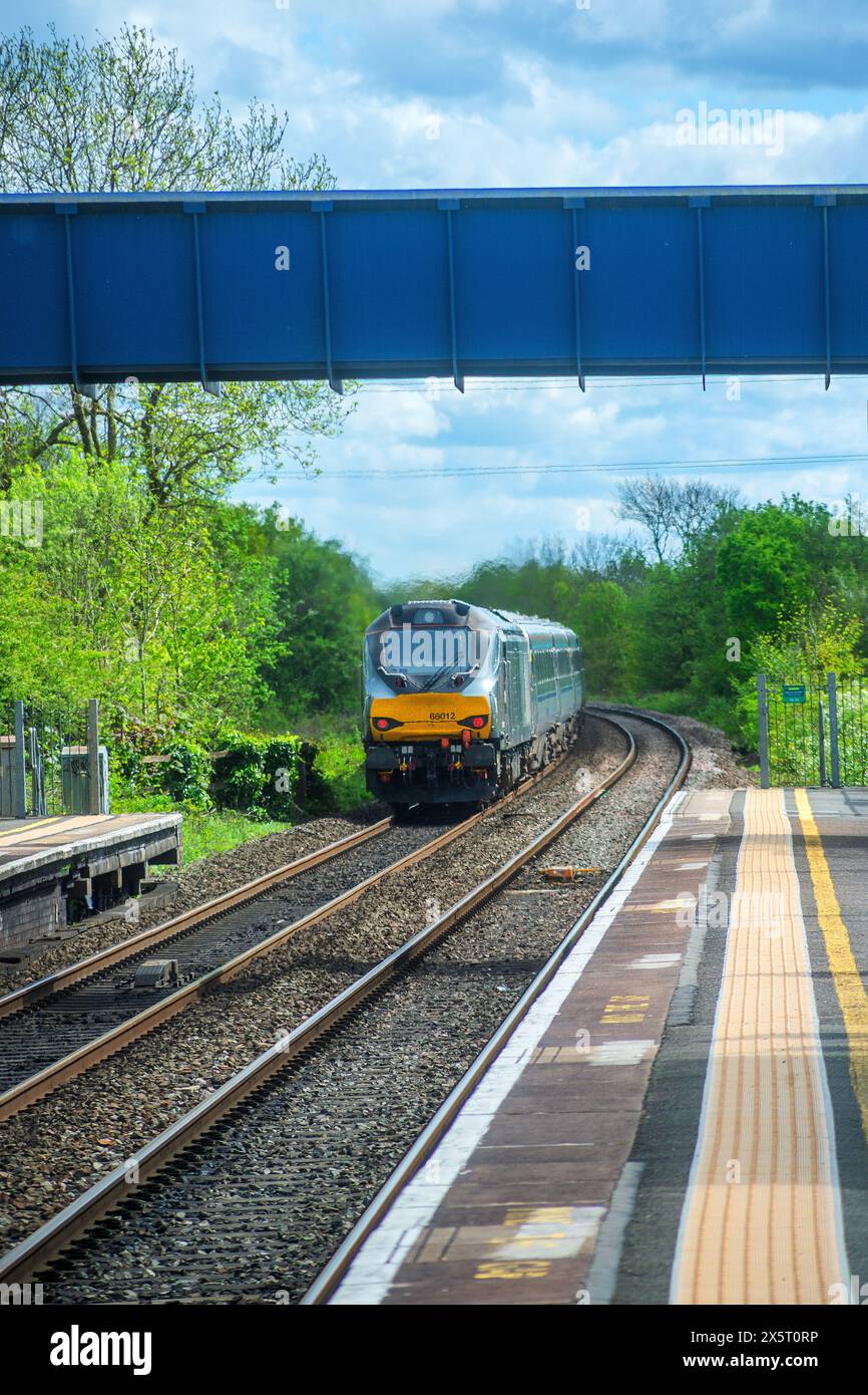 British Rail Network Rail Diesel trian per pendolari passeggeri Solihull West Midlands Inghilterra Regno Unito Foto Stock