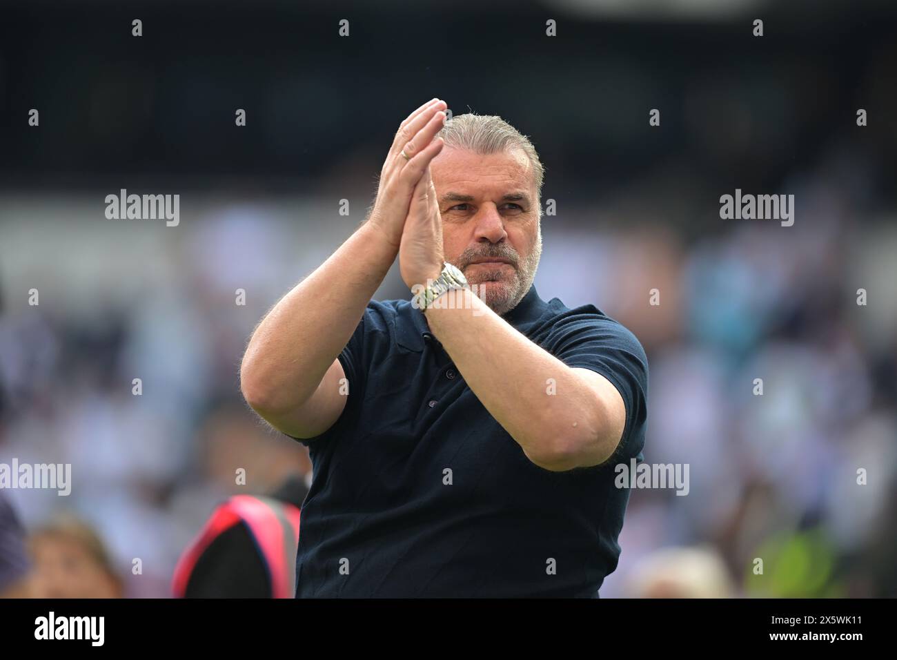 Londra, Regno Unito. 11 maggio 2024. Ange Postecoglou Manager del Tottenham Hotspur durante la partita Spurs vs Burnley, Premier League al Tottenham Hotspur Stadium di Londra. Questa immagine è SOLO per USO EDITORIALE. Licenza richiesta da Football DataCo per qualsiasi altro utilizzo. Crediti: MARTIN DALTON/Alamy Live News Foto Stock