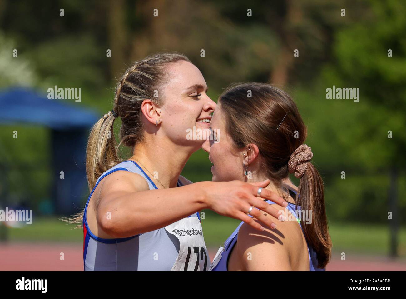 Mary Peters Track, Belfast, Irlanda del Nord, Regno Unito. 11 maggio 2024. Belfast Irish Milers Meet, (l'evento ha lo status di World Athletics Continental Challenger Tour con punti in classifica disponibili), in corso a Belfast. Azione dell'evento di oggi. Mollie o'Reilly (172) ha vinto la gara Women 100m A. Crediti: CAZIMB/Alamy Live News. Foto Stock