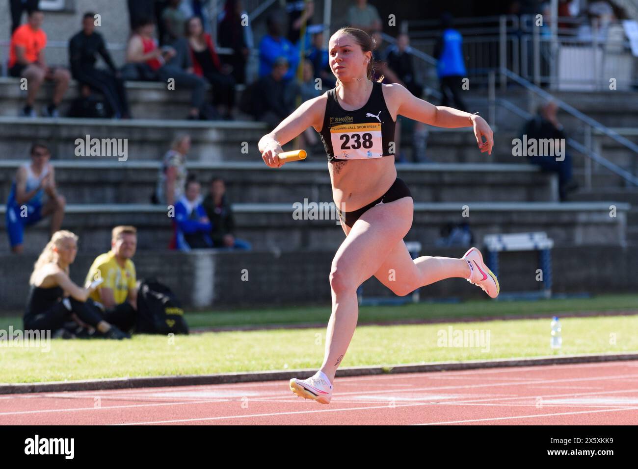 Monaco, Germania. 11 maggio 2024. Monaco di Baviera, Germania, 11 maggio 2024: Hannah Fleischmann (LG Stadtwerke Munchen) nella staffetta 4x100 metri durante il Ludwig Jall Sports Festival 2024 nello stadio Dante di Monaco. (Sven Beyrich/SPP) credito: SPP Sport Press Photo. /Alamy Live News Foto Stock