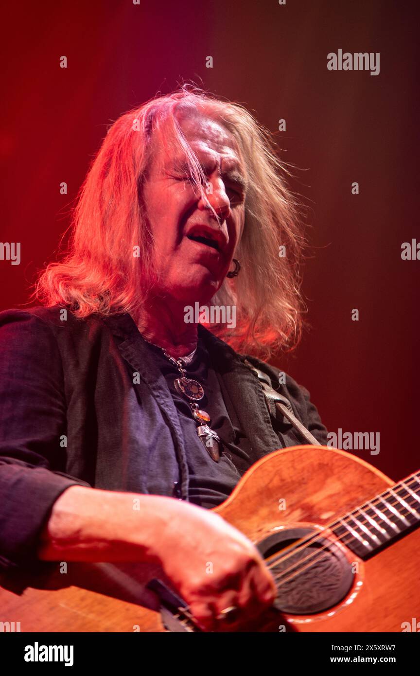 Londra, Regno Unito. 11 maggio 2024. New Model Army gioca un concerto del sabato sera presso l'iconica Roundhouse di Camden. . Cristina Massei/Alamy notizie in diretta Foto Stock