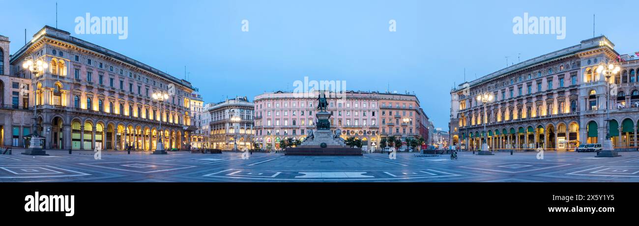 MILANO, ITALIA - 4 MARZO 2024: Piazza del Duomo con il Monumento a Vittorio Emanuele II al tramonto. Foto Stock