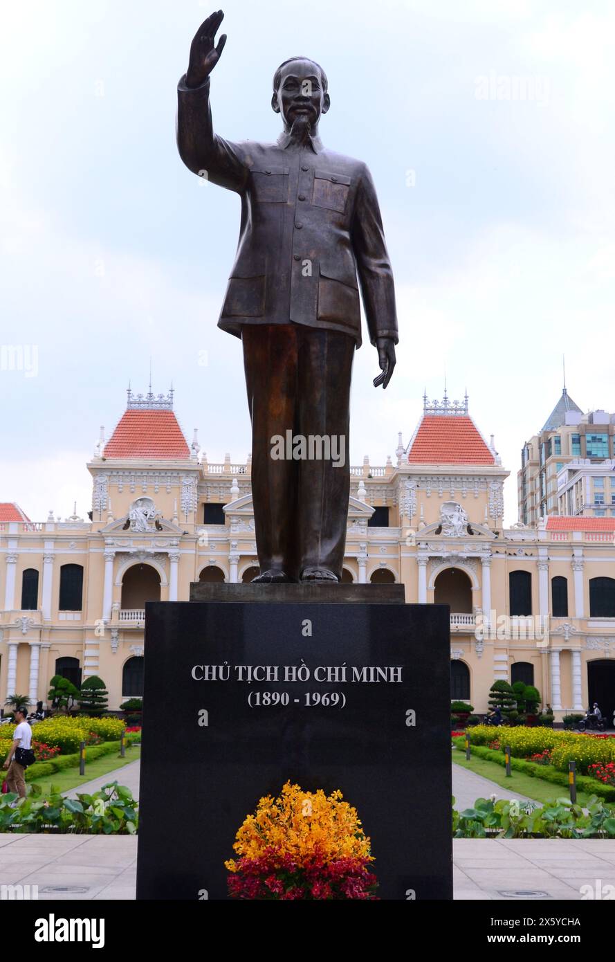 Statua di Hồ Chí Minh, spesso conosciuta come zio ho o semplicemente zio, nella città di ho chi Minh, che era chiamata Saigon, in Vietnam, Asia. Foto Stock