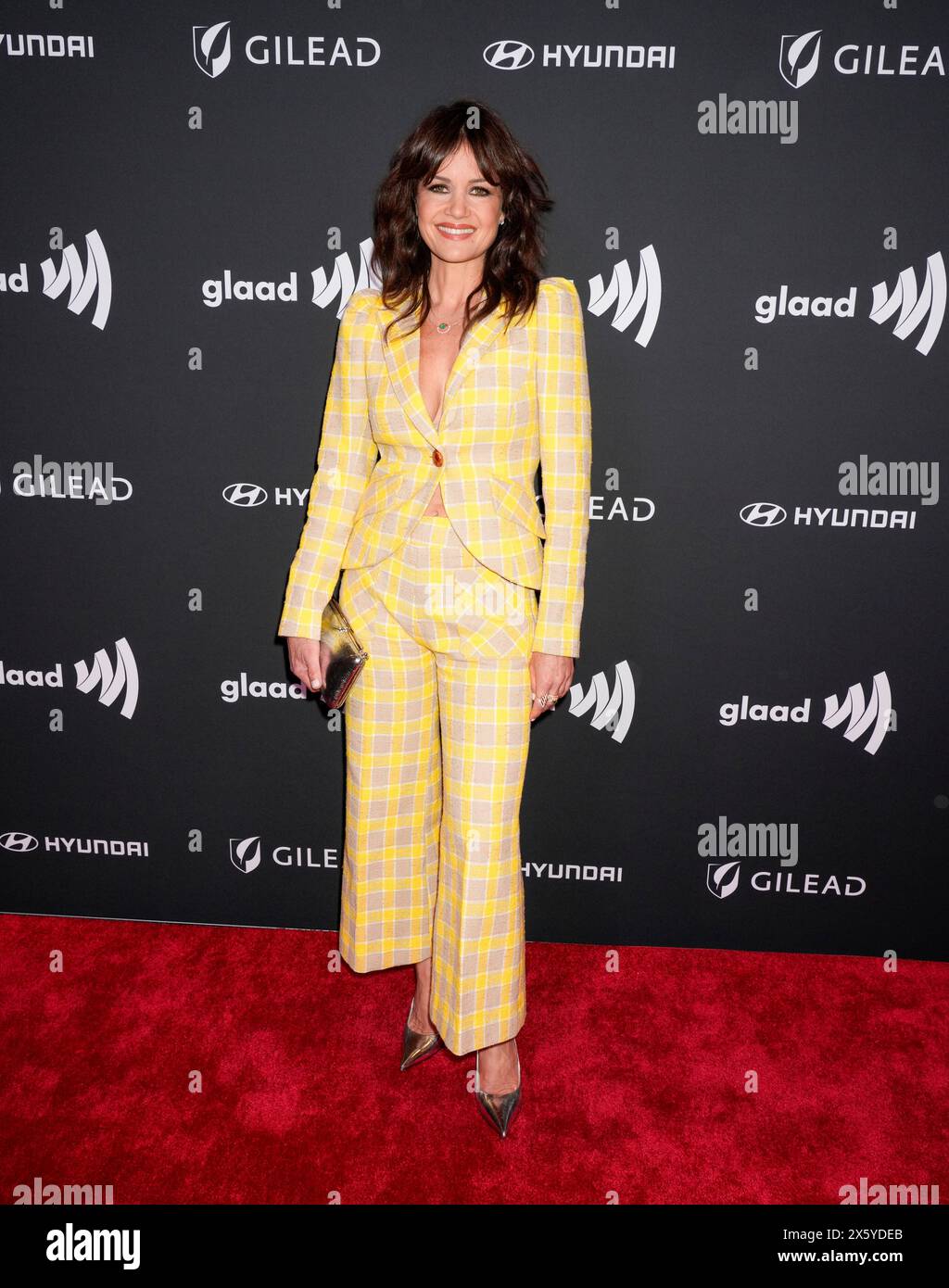 New York, Stati Uniti. 11 maggio 2024. 24/11/5, New York, New York, Stati Uniti Carla Gugino sul Red carpet durante la 35esima edizione dei GLAAD Media Awards, tenutasi presso il New York Hilton Midtown a New York City, New York, USA, sabato 11 maggio 2024. Crediti: Jennifer Graylock/Alamy Live News Foto Stock