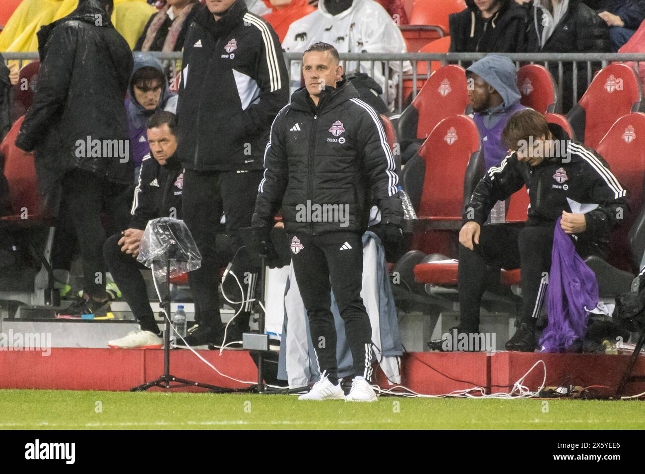 Toronto, Canada. 11 maggio 2024. L'allenatore del Toronto FC John Herdman, guarda l'azione durante la partita della MLS tra il Toronto FC e il New York City FC al BMO Field di Toronto. Il gioco si è concluso nel 2-3 Punteggio finale: Toronto FC 2 - 3 New York City FC (foto di Angel Marchini/SOPA Images/Sipa USA) credito: SIPA USA/Alamy Live News Foto Stock