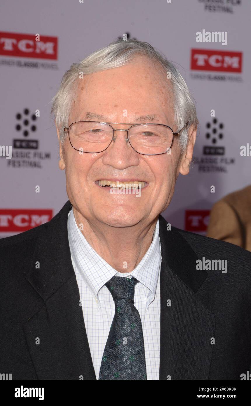 **FILE PHOTO** Roger Corman è morto all'età di 96 anni. LOS ANGELES, CA - APRILE 28: Roger Corman alla proiezione di "All the President's Men" durante la serata di apertura del TCM Classic Film Festival 2016 il 28 aprile 2016 a Los Angeles, California. Crediti: David Edwards/MediaPunch Foto Stock