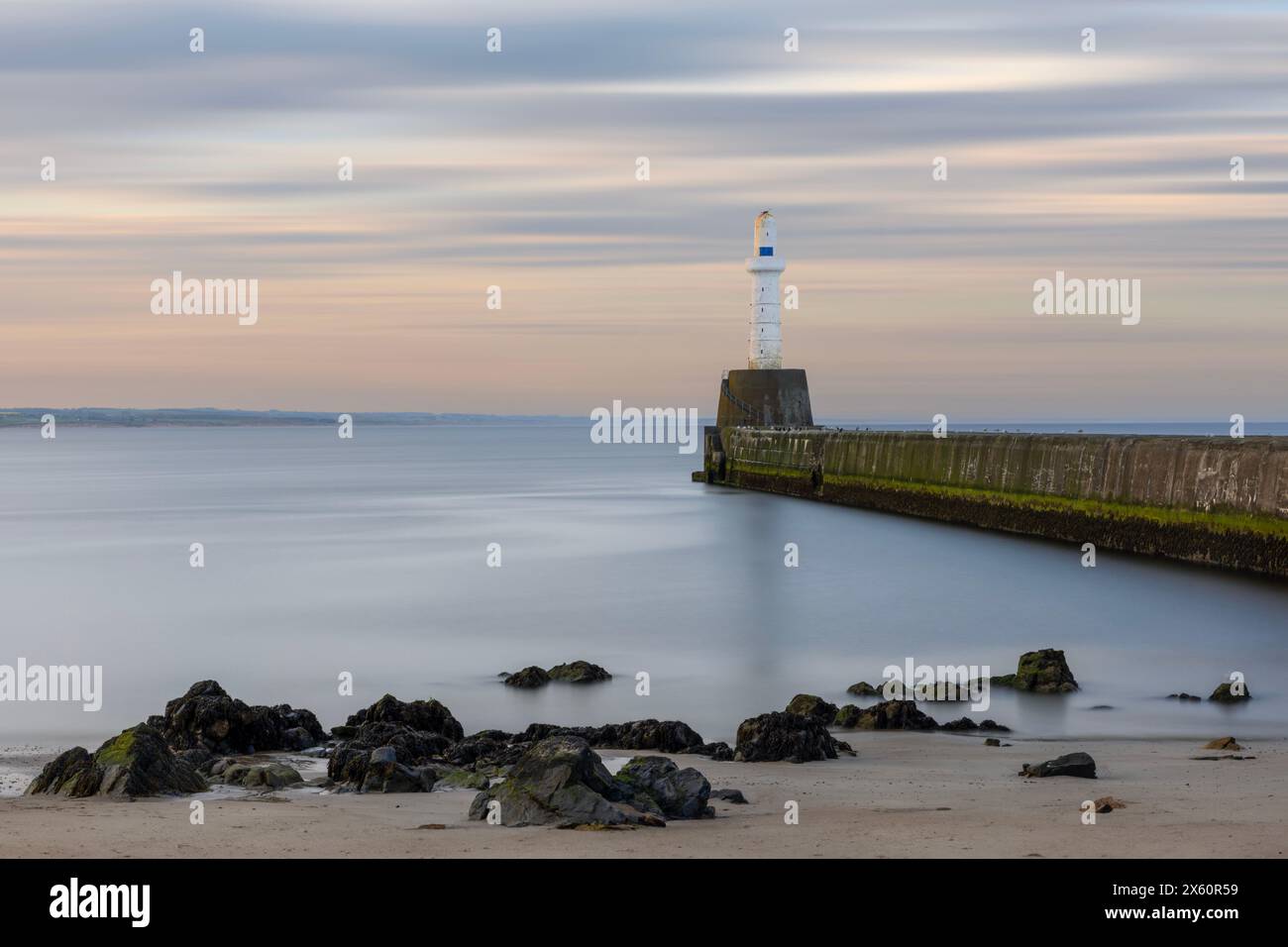 Il faro del South Pier ad Aberdeen, in Scozia Foto Stock