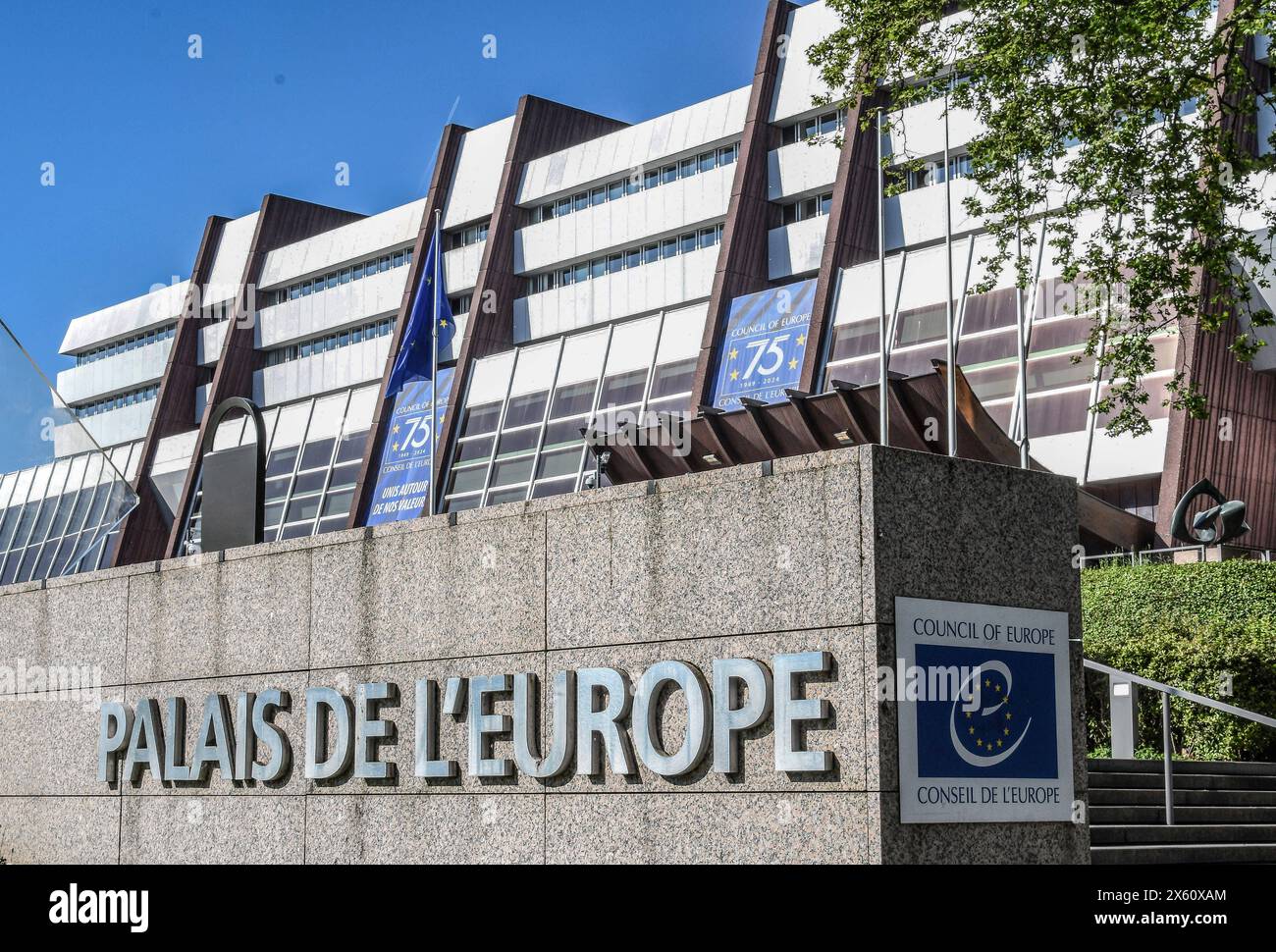 Europarat a Strasburgo. 1949 gegründet, ist der Europarat , Conseil De Lurope , mit 46 Mitgliedern die aelteste und grösste zwischenstaatliche Organisation Europas. *** Consiglio d'Europa a Strasburgo Strasburgo, fondato nel 1949, il Consiglio d'Europa , Conseil De L ƒurope , è la più antica e grande organizzazione intergovernativa d'Europa con 46 membri Foto Stock