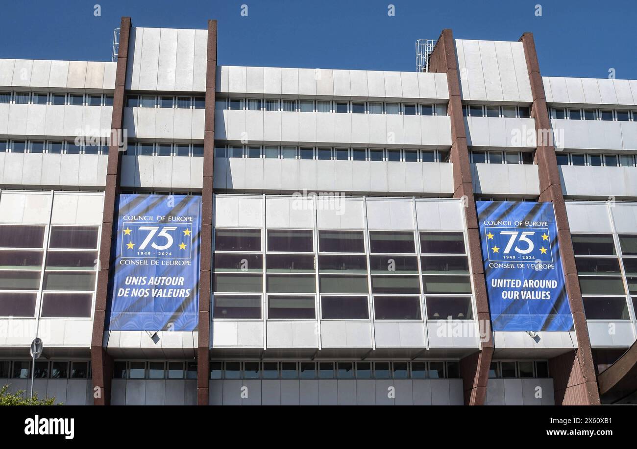 Europarat a Strasburgo. 1949 gegründet, ist der Europarat , Conseil De Lurope , mit 46 Mitgliedern die aelteste und grösste zwischenstaatliche Organisation Europas. *** Consiglio d'Europa a Strasburgo Strasburgo, fondato nel 1949, il Consiglio d'Europa , Conseil De L ƒurope , è la più antica e grande organizzazione intergovernativa d'Europa con 46 membri Foto Stock