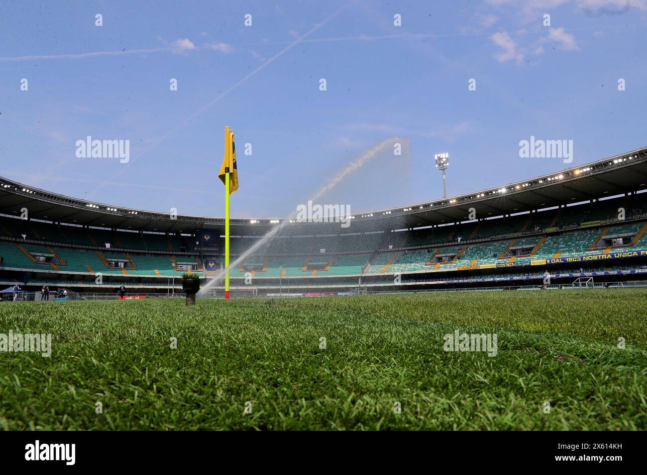 Verona, Italia. 12 maggio 2024. Panoramica Stadio Bentegodi prima della partita di calcio di serie A tra Hellas Verona e Torino FC, Nord Est Italia - domenica 12 maggio 2024. Sport - calcio (foto di Paola Garbuioi/Lapresse) credito: LaPresse/Alamy Live News Foto Stock