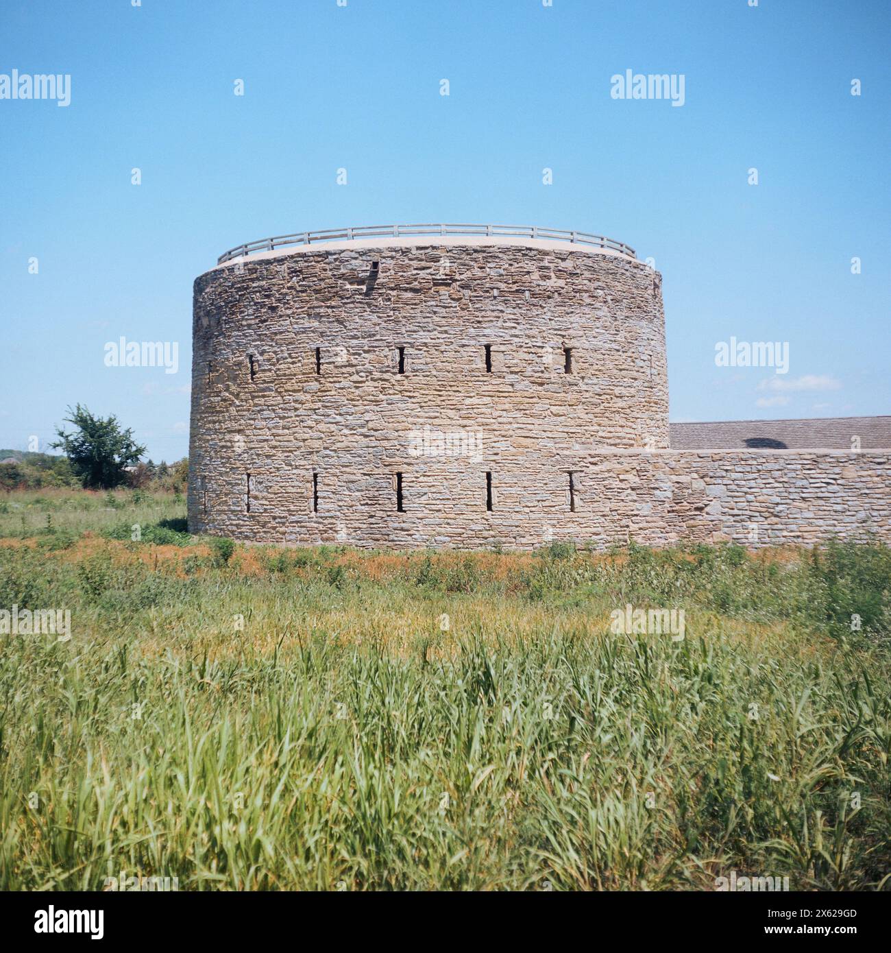 Torre rotonda a Fort Snelling in Minnesota - pellicola formato 120 - macchina fotografica pieghevole vintage Foto Stock