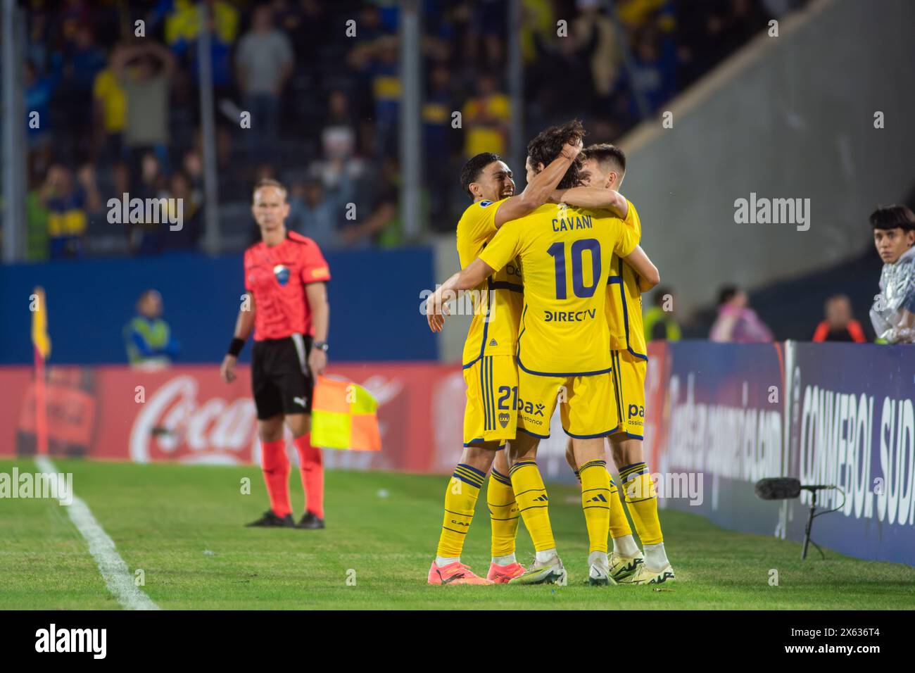 Equi Fernandez, Kevin Zenon, Edinson Cavani celebrazione dopo il gol di Cavani per il Boca JRS agains sportivo Trinidense. Foto Stock